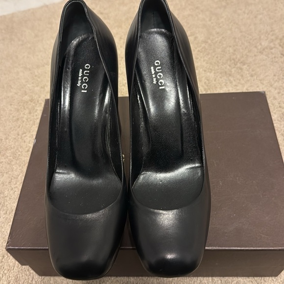 Authentic Gucci heels - Picture 4 of 8
